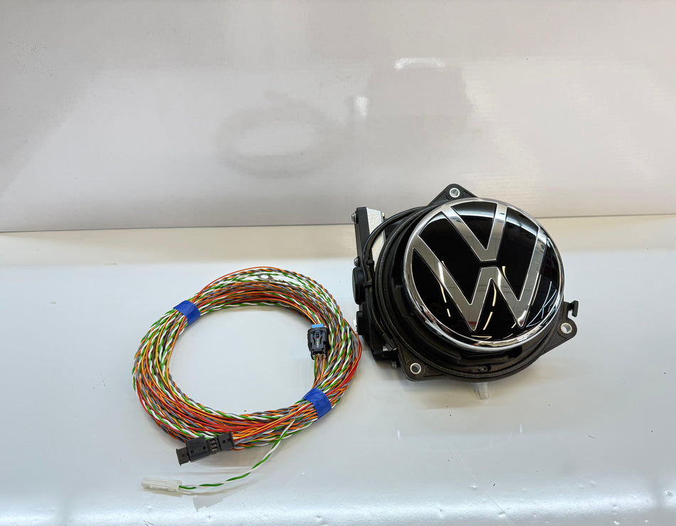 Originale Rückfahrkamera für Volkswagen Golf 8 inkl. Einbau (Nachrüstung)