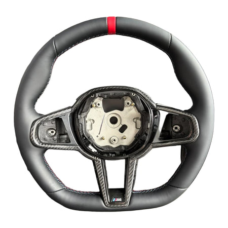 BMW M-Lenkrad aus Glattleder mit roter 12-Uhr-Markierung und Carbon-Blenden, Abbildung ohne Airbag