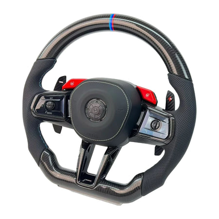 BMW M-Lenkrad im neuen Design mit Carbon und perforiertem Leder in der Seitenansicht