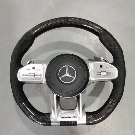 Carbon-Lenkrad Mercedes-Benz im AMG-Design – Carbon mit perforiertem Leder und silbernen Tastenblenden