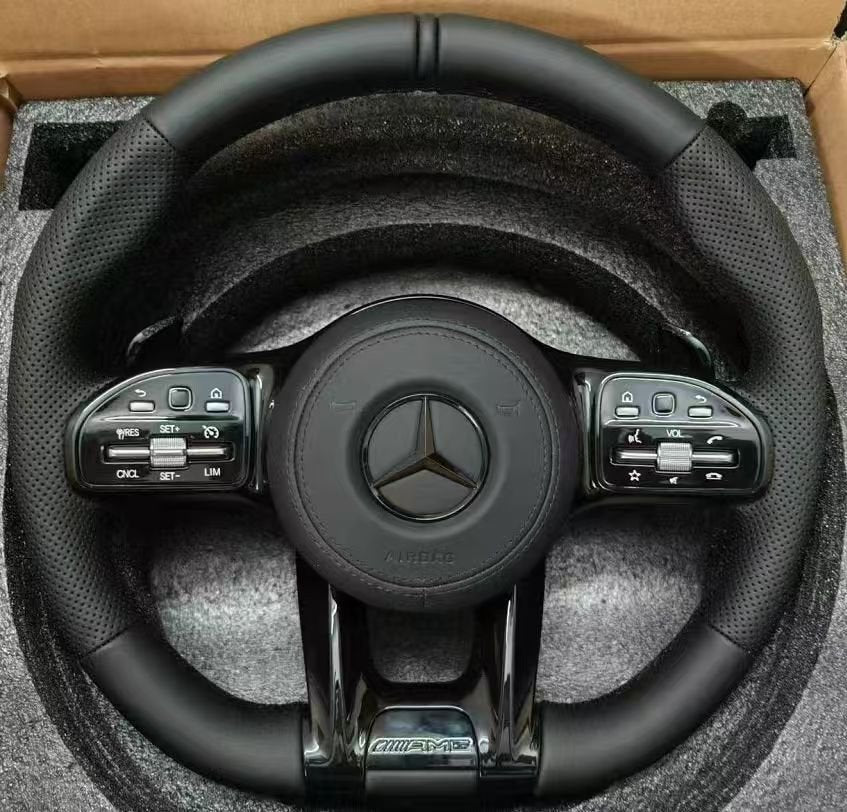 Sportlenkrad Mercedes-Benz im AMG-Design – Glattleder, Lieferzustand in der Verpackung
